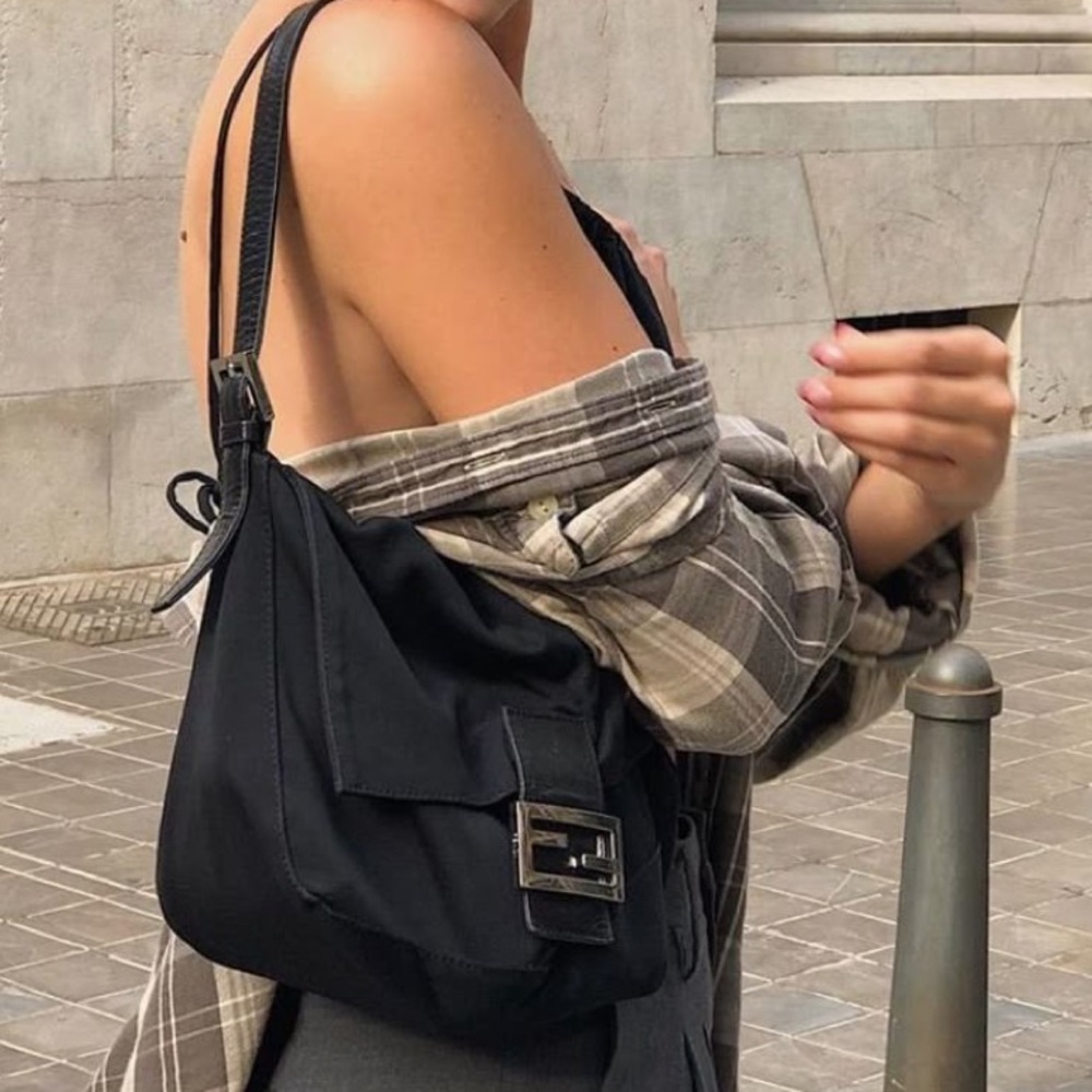 Auth. Fendi mama baguette
